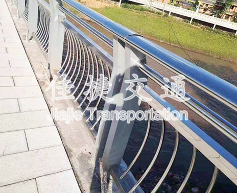 桥梁护栏
